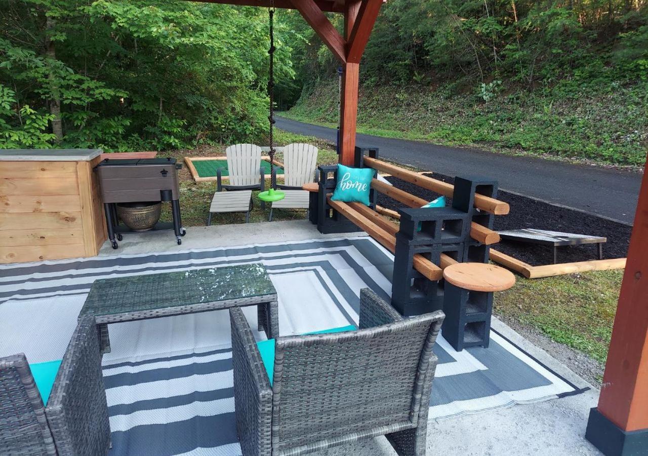 Fabulous Pet-Friendly, Family Cabin With Outdoor Kitchen, Hot Tub, Sauna, Fireplace, Theater Room, Arcade, Pool Table, And Fire Pit Within Minuties Of Dollywood Sevierville Bagian luar foto