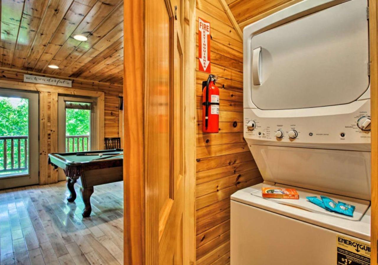 Fabulous Pet-Friendly, Family Cabin With Outdoor Kitchen, Hot Tub, Sauna, Fireplace, Theater Room, Arcade, Pool Table, And Fire Pit Within Minuties Of Dollywood Sevierville Bagian luar foto