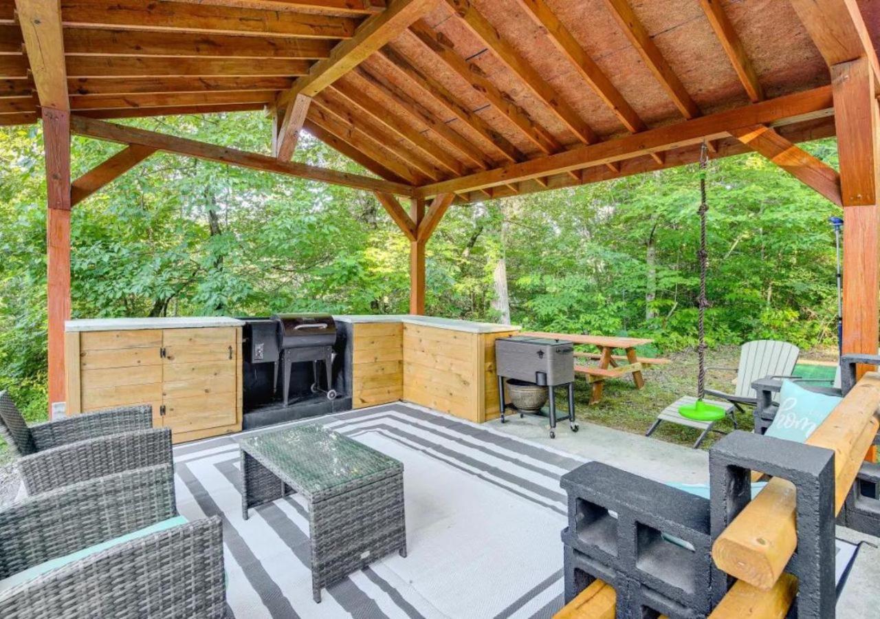Fabulous Pet-Friendly, Family Cabin With Outdoor Kitchen, Hot Tub, Sauna, Fireplace, Theater Room, Arcade, Pool Table, And Fire Pit Within Minuties Of Dollywood Sevierville Bagian luar foto