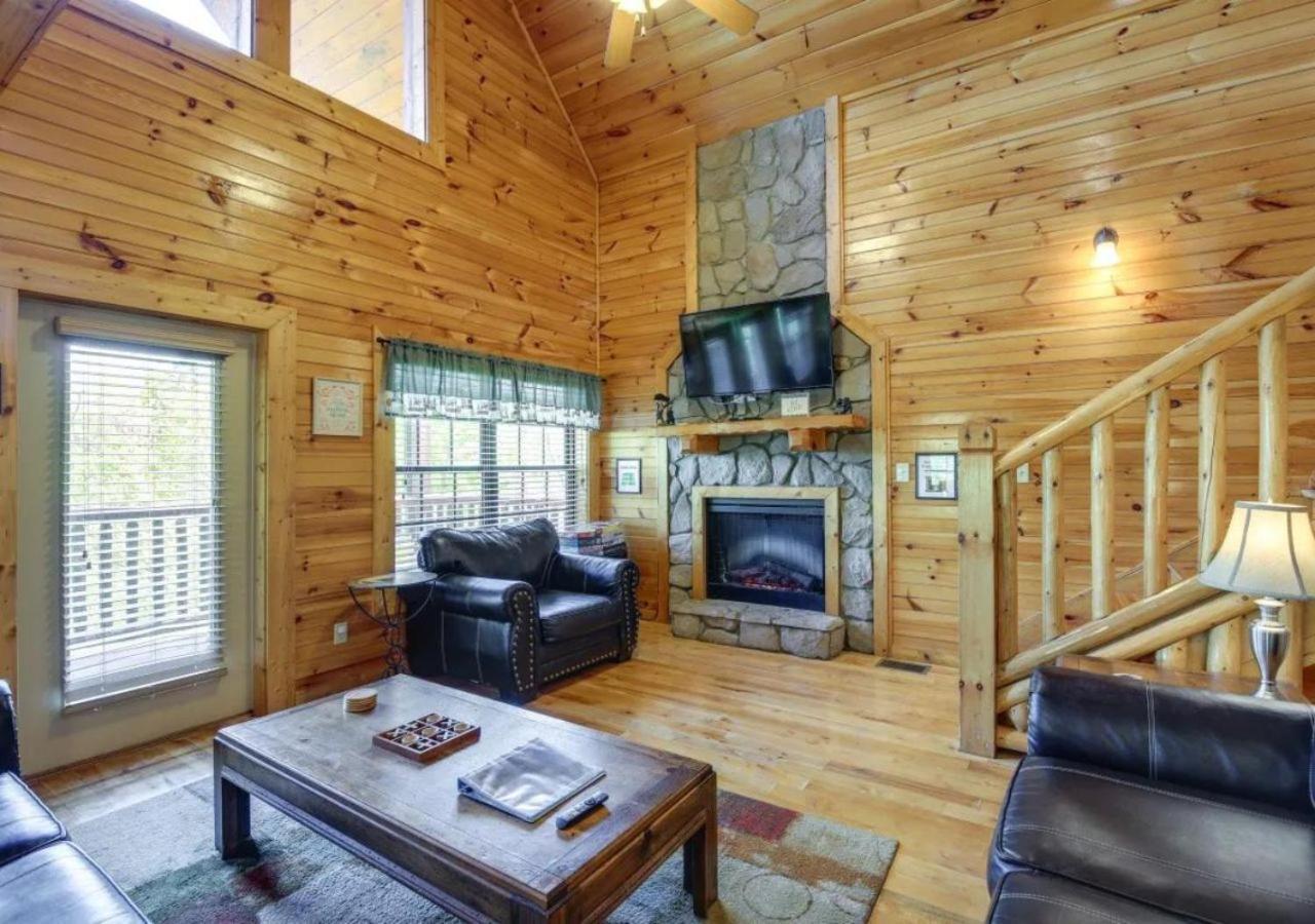 Fabulous Pet-Friendly, Family Cabin With Outdoor Kitchen, Hot Tub, Sauna, Fireplace, Theater Room, Arcade, Pool Table, And Fire Pit Within Minuties Of Dollywood Sevierville Bagian luar foto