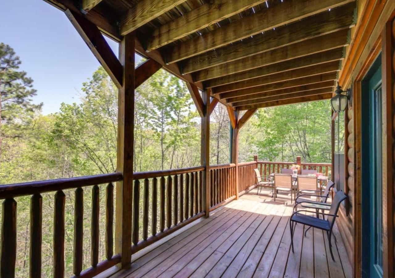 Fabulous Pet-Friendly, Family Cabin With Outdoor Kitchen, Hot Tub, Sauna, Fireplace, Theater Room, Arcade, Pool Table, And Fire Pit Within Minuties Of Dollywood Sevierville Bagian luar foto