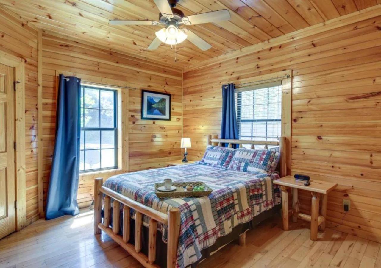 Fabulous Pet-Friendly, Family Cabin With Outdoor Kitchen, Hot Tub, Sauna, Fireplace, Theater Room, Arcade, Pool Table, And Fire Pit Within Minuties Of Dollywood Sevierville Bagian luar foto
