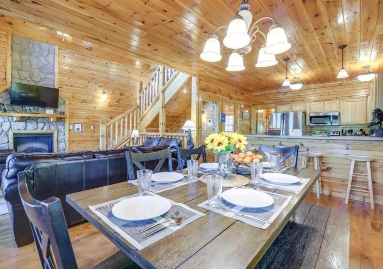 Fabulous Pet-Friendly, Family Cabin With Outdoor Kitchen, Hot Tub, Sauna, Fireplace, Theater Room, Arcade, Pool Table, And Fire Pit Within Minuties Of Dollywood Sevierville Bagian luar foto