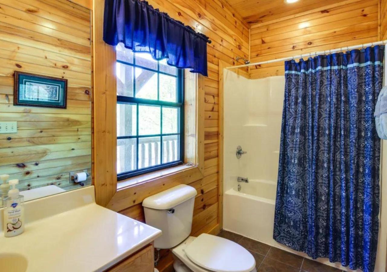 Fabulous Pet-Friendly, Family Cabin With Outdoor Kitchen, Hot Tub, Sauna, Fireplace, Theater Room, Arcade, Pool Table, And Fire Pit Within Minuties Of Dollywood Sevierville Bagian luar foto